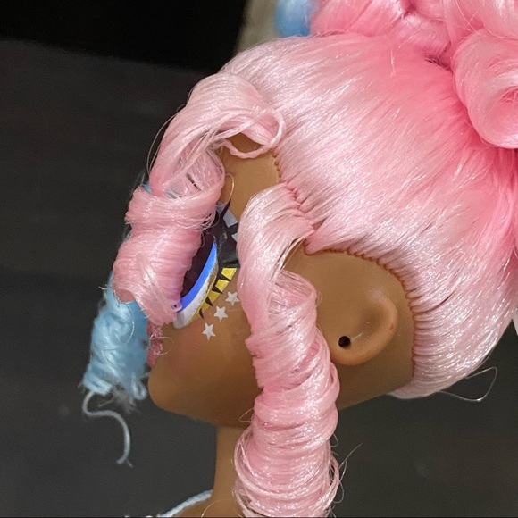 L.O.L Surprise OMG  Sweets 9" Fashion Doll - Picture 6 of 9